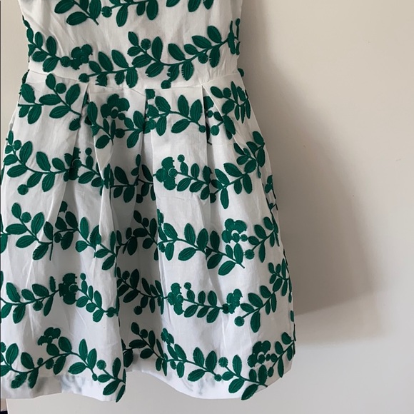 - Girls 4 Janie and Jack Green Embroidered Dress - Picture 4 of 5